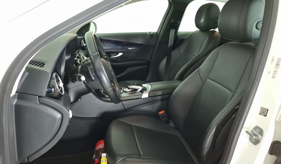 Mercedes Benz Clase C 2.0 300 E AUTO Sedan 2021