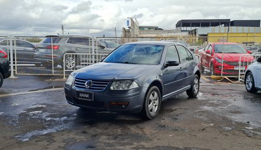 Volkswagen • Bora