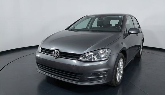 Volkswagen • Golf