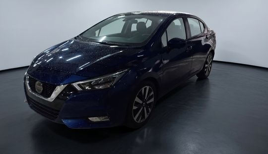Nissan • Versa