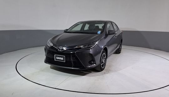 Toyota • Yaris
