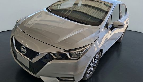 Nissan • Versa