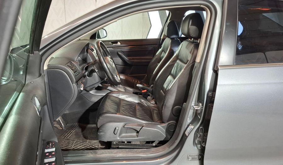 Volkswagen Vento 2.5 LUXURY TIPTRONIC Sedan 2011