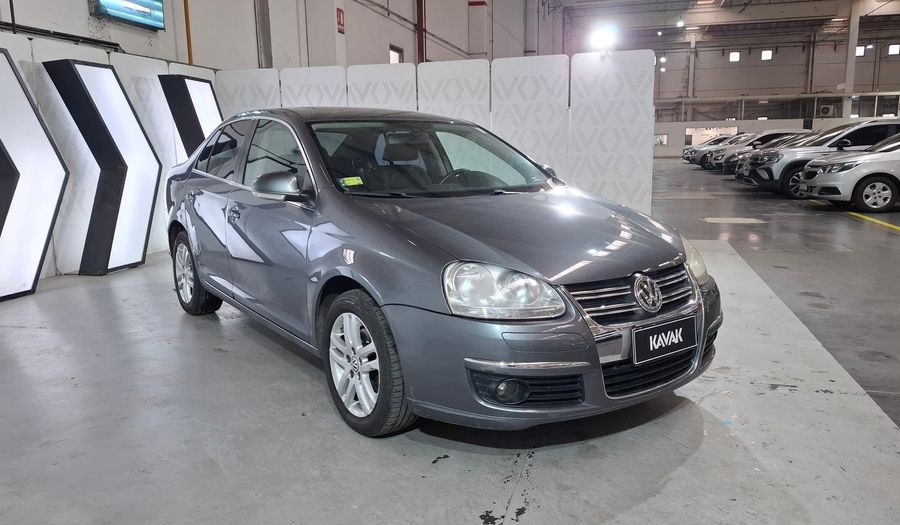 Volkswagen Vento 2.5 LUXURY TIPTRONIC Sedan 2011