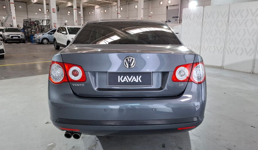 Volkswagen Vento 2.5 LUXURY TIPTRONIC Sedan 2011