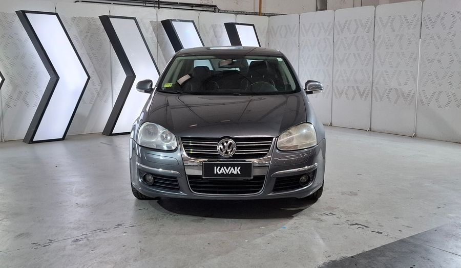 Volkswagen Vento 2.5 LUXURY TIPTRONIC Sedan 2011