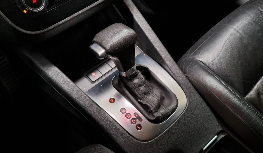 Volkswagen Vento 2.5 LUXURY TIPTRONIC Sedan 2011