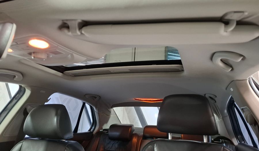 Volkswagen Vento 2.5 LUXURY TIPTRONIC Sedan 2011