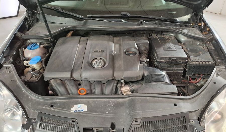 Volkswagen Vento 2.5 LUXURY TIPTRONIC Sedan 2011