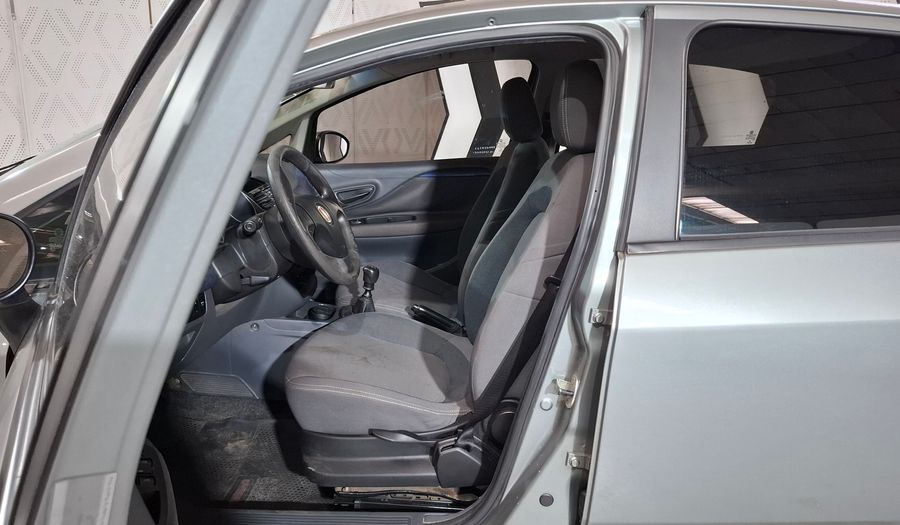 Fiat Punto 1.4 ATTRACTIVE 5P Hatchback 2013