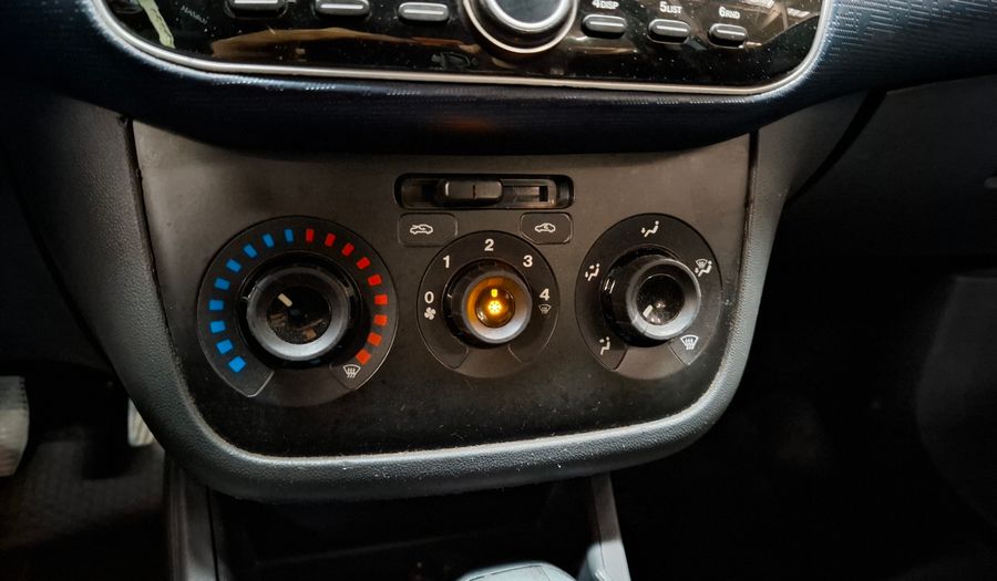 Fiat Punto 1.4 ATTRACTIVE 5P Hatchback 2013