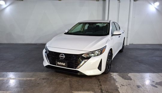 Nissan • Sentra