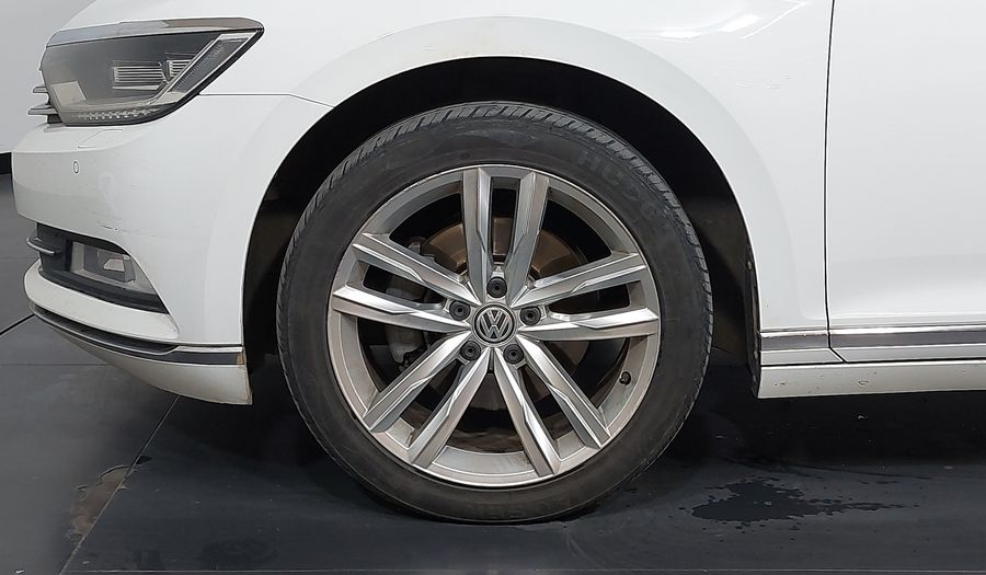 Volkswagen Passat 2.0 TSI HIGHLINE DSG Sedan 2017