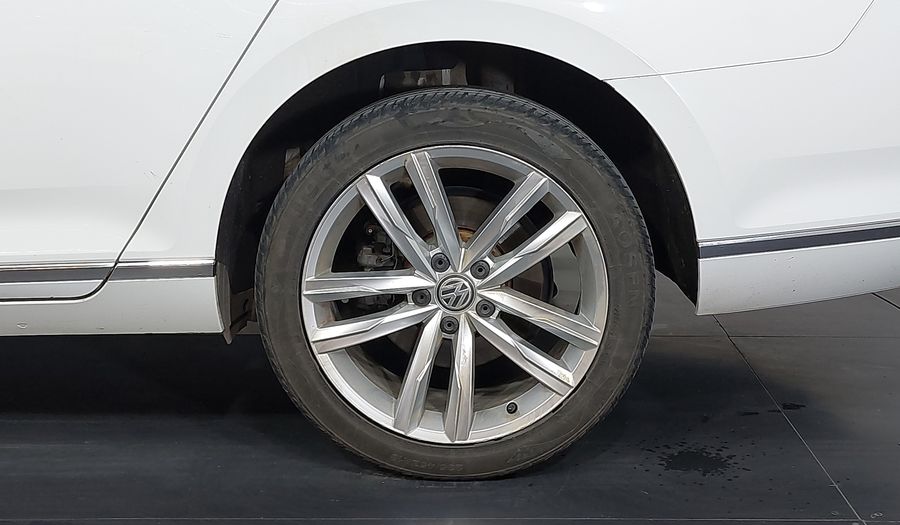 Volkswagen Passat 2.0 TSI HIGHLINE DSG Sedan 2017