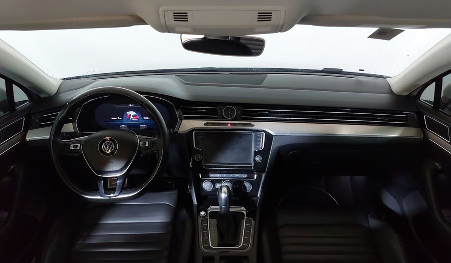 Volkswagen Passat 2.0 TSI HIGHLINE DSG Sedan 2017