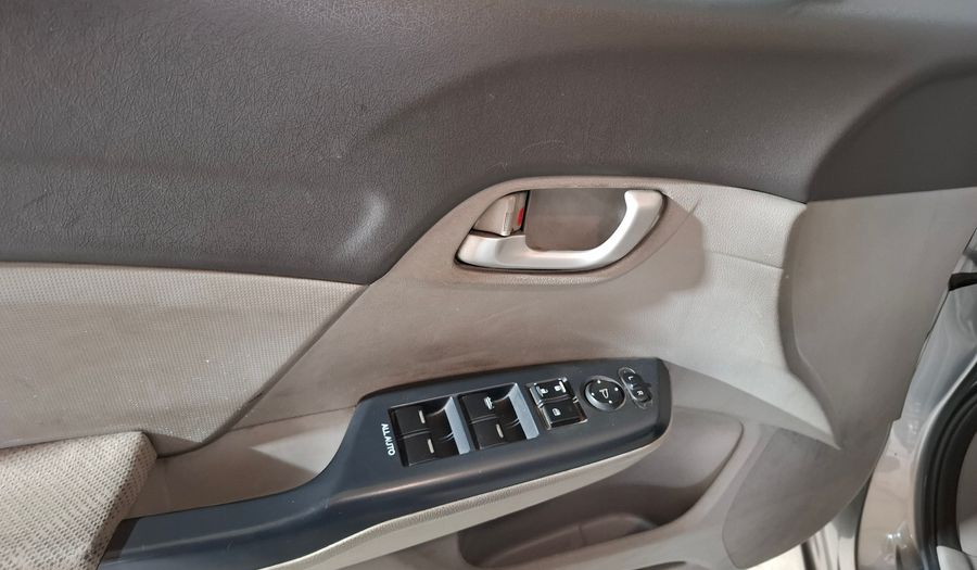Honda Civic 1.8 I-VTEC LXS Sedan 2013