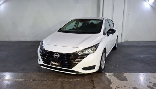 Nissan • Versa