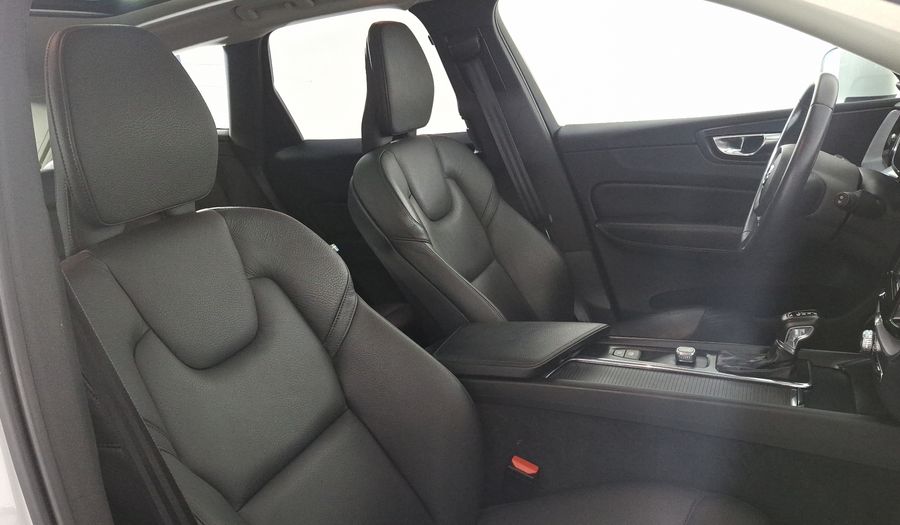 Volvo Xc60 2.0 MOMENTUM T5 AUTO AWD Suv 2019