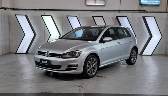 Volkswagen • Golf