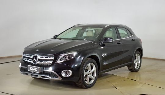 Mercedes Benz • Clase GLA