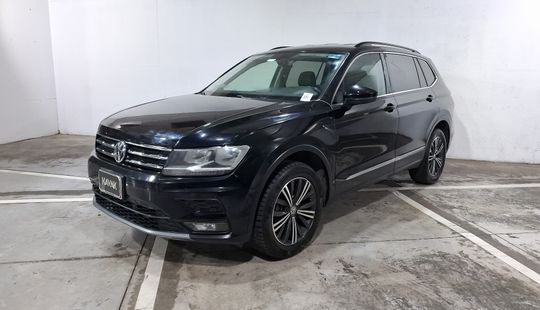 Volkswagen • Tiguan