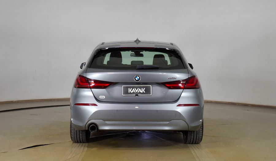 Bmw Serie 1 1.5 118I A DYNAMIC SE 5D Hatchback 2023