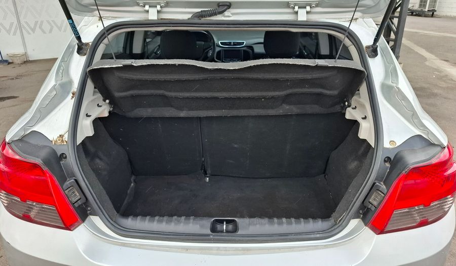 Chevrolet Onix 1.4 LTZ Hatchback 2013