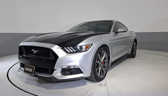 Ford • Mustang