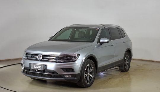 Volkswagen • Tiguan