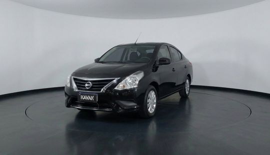 Nissan • Versa