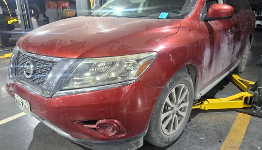 Nissan • Pathfinder