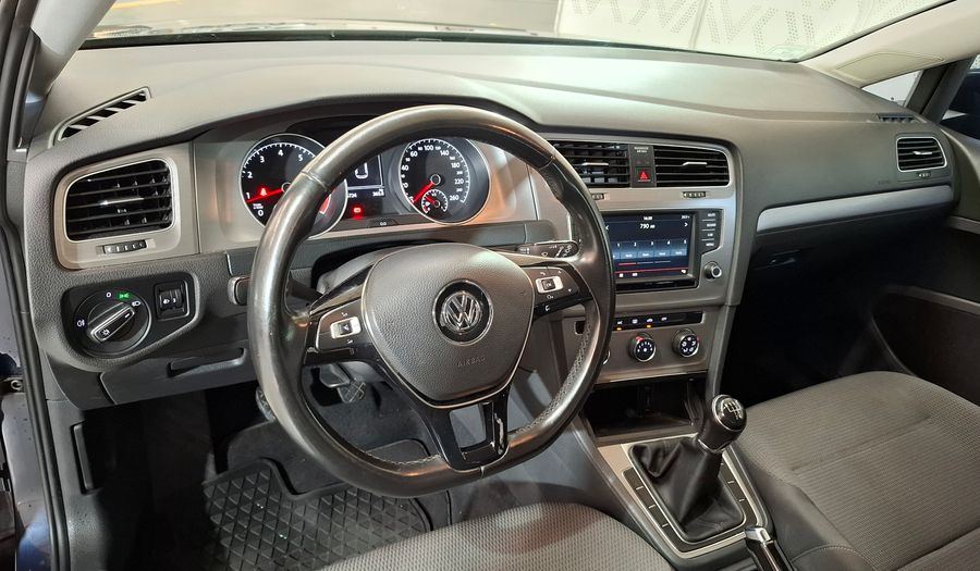 Volkswagen Golf 1.6 MPI TRENDLINE Hatchback 2016
