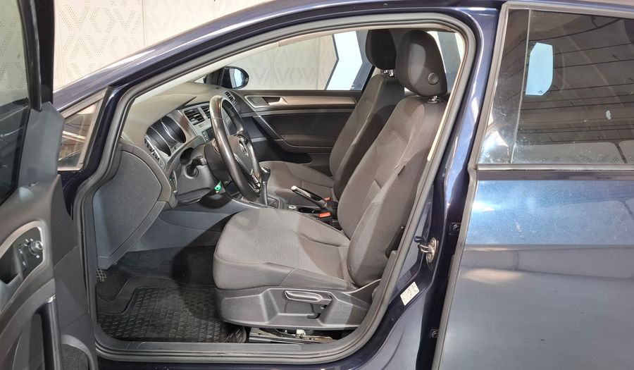 Volkswagen Golf 1.6 MPI TRENDLINE Hatchback 2016