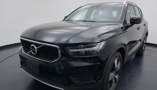 Volvo • XC40