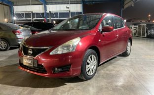 Nissan • Tiida