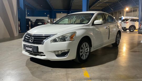 Nissan • Altima