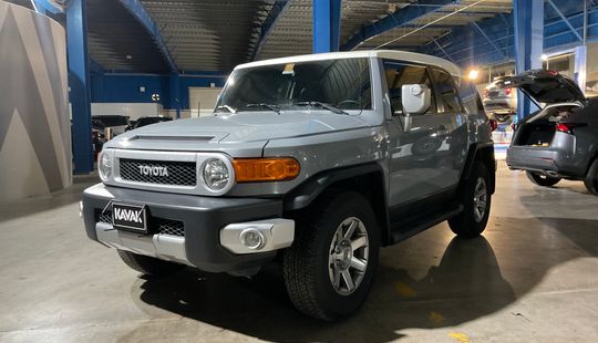 Toyota • FJ Cruiser