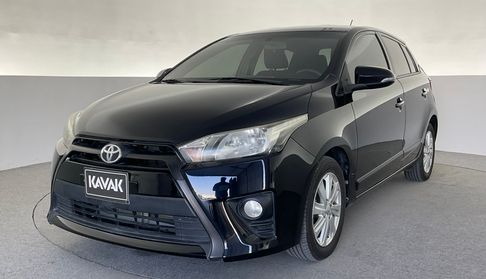 Toyota Yaris SE Hatchback 2016