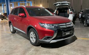 Mitsubishi • Outlander