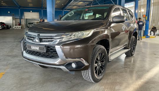 Mitsubishi • Montero Sport