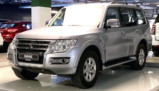 Mitsubishi • Pajero
