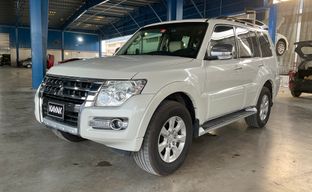 Mitsubishi • Pajero