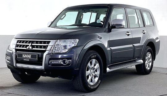 Mitsubishi • Pajero