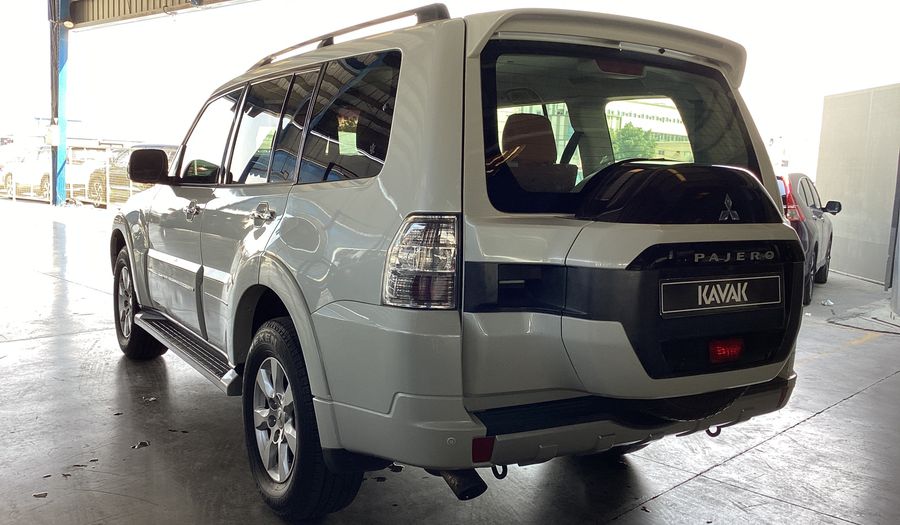 Mitsubishi Pajero GLS MIDLINE Suv 2017