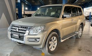 Mitsubishi • Pajero