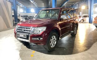 Mitsubishi • Pajero
