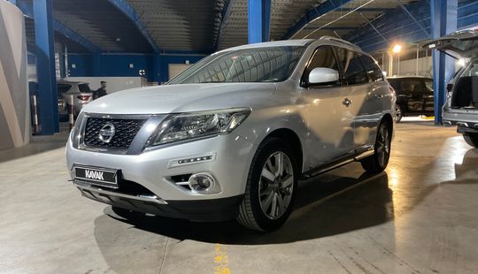 Nissan • Pathfinder