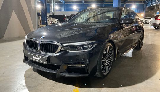 BMW • 530i