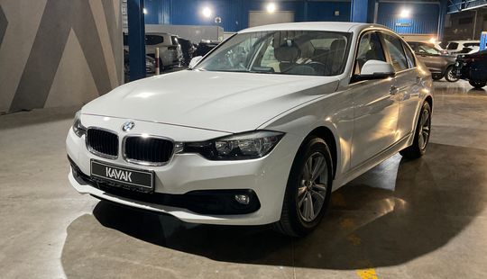 BMW • 318i