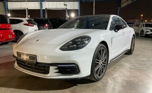 Porsche • Panamera